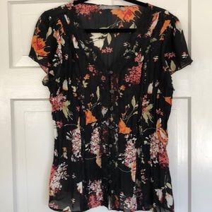 Ladies L floral w/ lace button down blouse